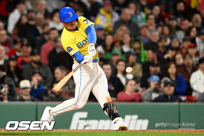 WBC 한국팀에도 호재, 은퇴했으면 어쩔 뻔 했나…한국계 외야수, 그린몬스터 넘긴 괴력