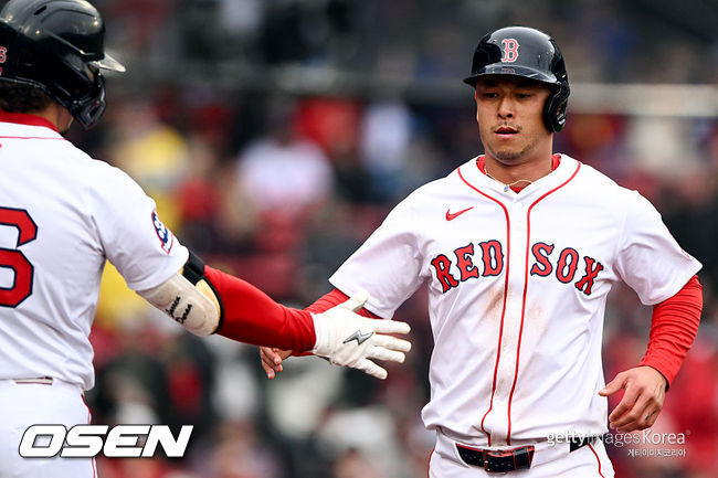 WBC 한국팀에도 호재, 은퇴했으면 어쩔 뻔 했나…한국계 외야수, 그린몬스터 넘긴 괴력