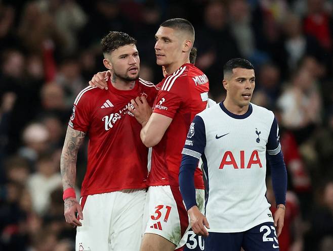 손흥민 골치 아프게 한 '프리킥 탐욕왕' 결국 내쫓긴다…950억에 맨시티 COME BACK?→뮌헨도 관심 있다