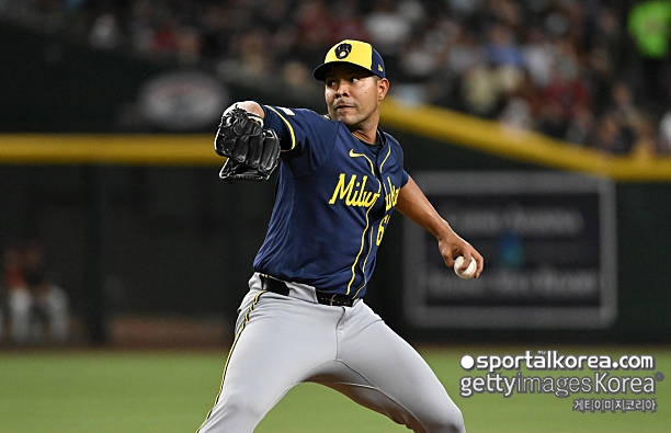 '군침이 싹' OPS 1.241 '왼손 킬러' 이정후, ML 통산 104승 베테랑 좌완 상대 장타 터뜨릴까...MIL전 3번-중견수 선발 출전