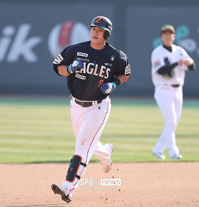 드디어 한화 100홈런 거포 부활했다…그런데