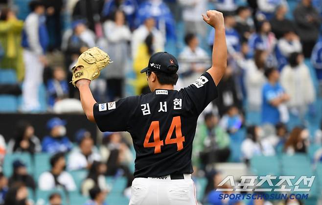'믿기지 않는 ERA 0.00' 김서현 반전쇼, 한화 '미친 기세' 핵심...투문의 결단 '신의 한 수'