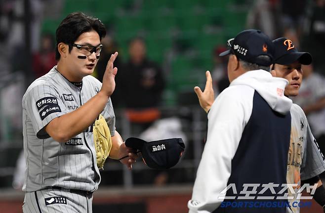 '믿기지 않는 ERA 0.00' 김서현 반전쇼, 한화 '미친 기세' 핵심...투문의 결단 '신의 한 수'