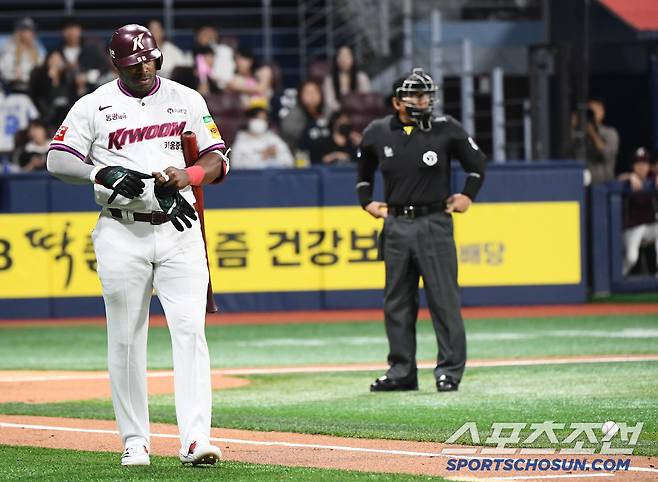 '4번은 못 참지' 또또또 얼굴로 날아온 김유성의 위협구, 순둥이라도 화 안내는게 비정상 [고척현장]