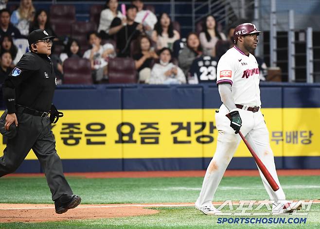 '4번은 못 참지' 또또또 얼굴로 날아온 김유성의 위협구, 순둥이라도 화 안내는게 비정상 [고척현장]