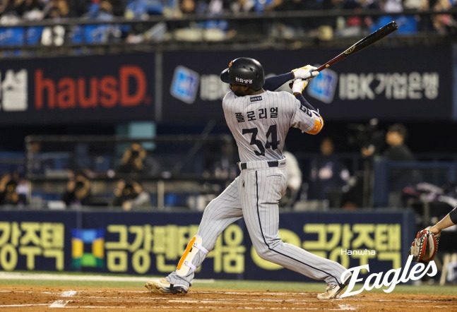 '누가 퇴출 소리 내었나' 위기의 한화 외인, 최근 12G 22안타 폭발→타율 0.298! 3할 타자가 눈앞이다 [부산 현장]