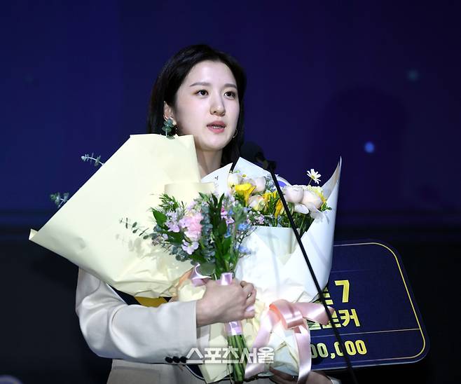 복수 구단 러브콜 뒤로 하고 흥국생명 향한 이다현, 최고 연봉보다 중요했던 것은…