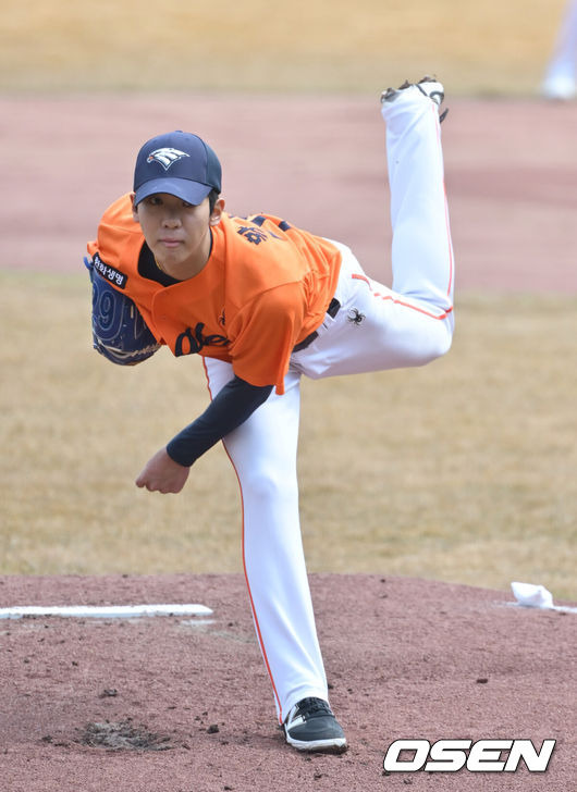 승승승승승승승승 한화 잘 나가는데, 전체 1순위 좌완 언제 깨어나나…황준서 5⅔이닝 5사사구 4실점 교체 [오!쎈 퓨처스]