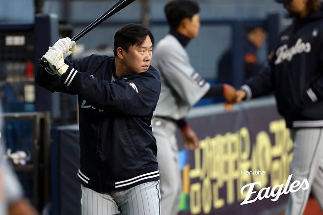 승승승승승승승승패! 한화 8연승 끝났다…레이예스 거르고 나승엽? 류현진 무너졌다→롯데 4-3 역전승, 한화 선발 9연승 실패 [사직:스코어]