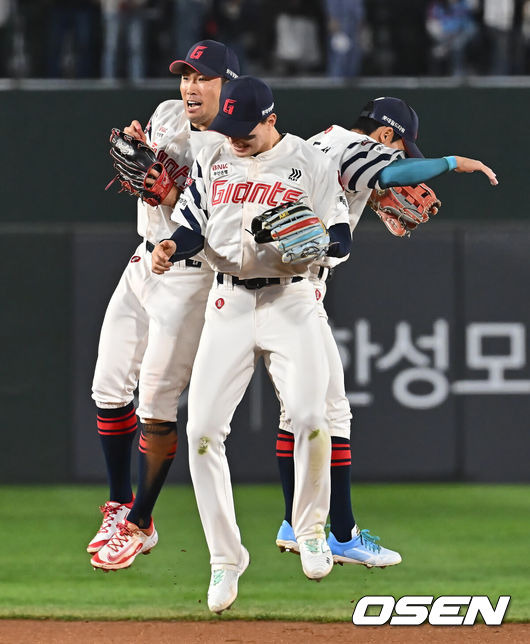 평일 2만2669석 만원관중→한화 9연승 저지 역전극…롯데 김태형 감독, “6회까지 책임진 박세웅, 잘 던졌다” [오!쎈 부산]