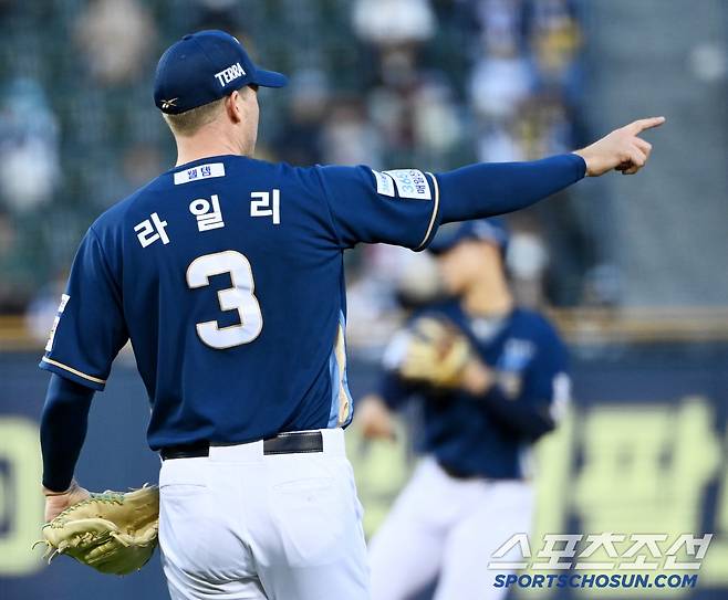 '53승 우승 투수가 될 상인가.' 153km 강속구로 KKKKKKK 6이닝 무실점 '절대 1강'에게 루징 안긴 에이스의 품격