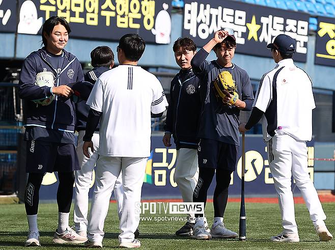 '(전)민재 너무 잘해' 이승엽 감독, 롯데로 간 4할 타자와 아쉬운 악수