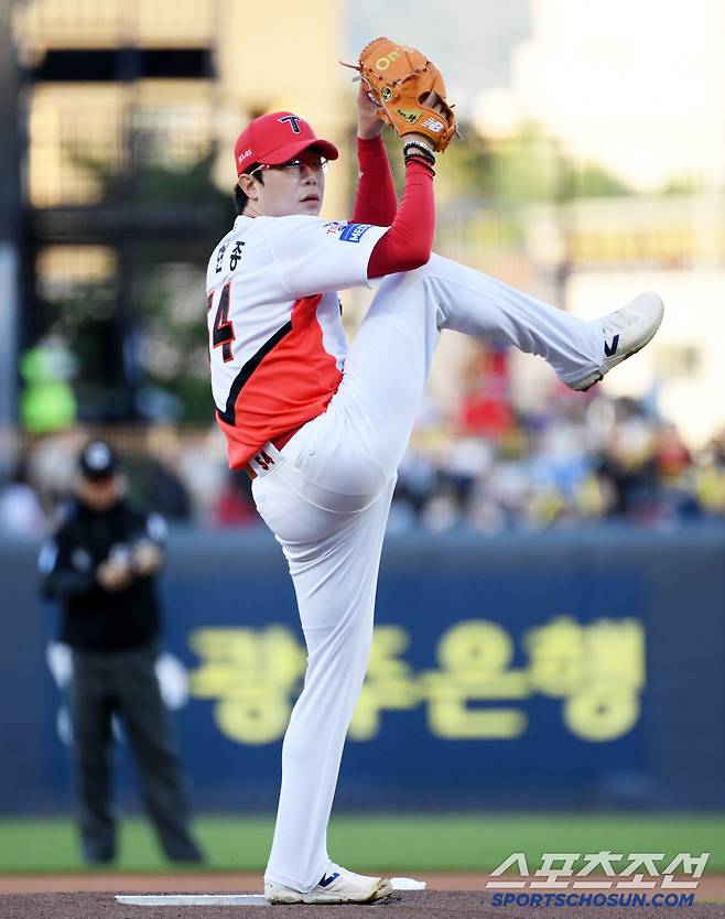 '김도영 축제'에 찬물! LG 한국시리즈급 운영으로 KIA에 3-1 → 3-5 → 6-5 재역전승! '오늘은 우리가 악역'
