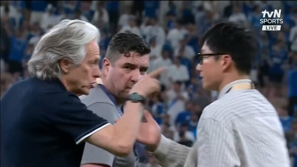 알 힐랄 감독, 7-0 이기고도 광주 이정효 도발-인사 무시