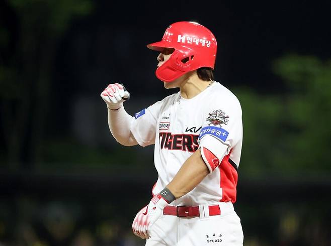 KIA 타선 완전체 보기 힘드네… 김도영 돌아오니 위즈덤 빠졌다, 이범호는 '양현종 믿는다'