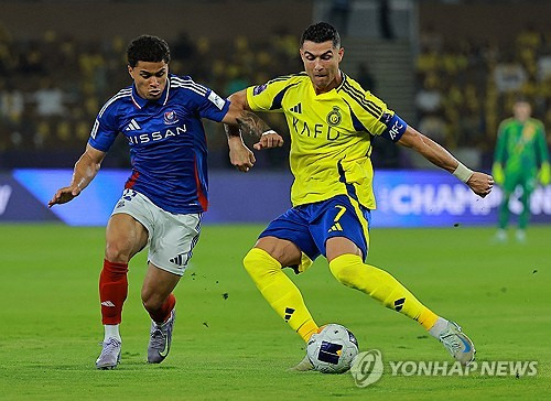 광주-부리람 이어 日 축구 자존심까지 대패…요코하마 감독대행