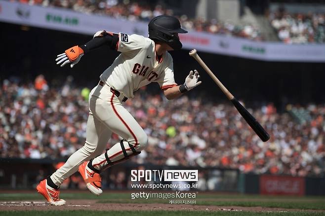 이정후 잘하니까 바로 얼굴로 위협구 날아가네… MLB 견제 올 것이 왔다, 현미경 분석 역이용할까