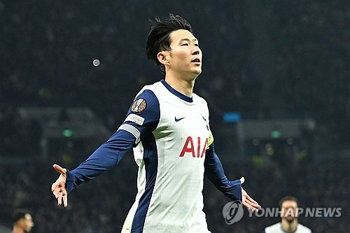 '손흥민 우승' 하늘이 돕는다!…유로파 준결승 상대팀 '주전 5명 대거 결장'→토트넘은? SON 빼면 문제 NO