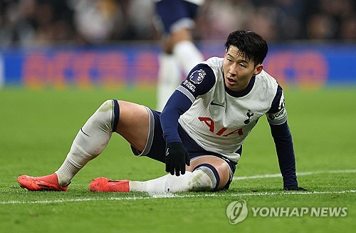 '손흥민 우승' 하늘이 돕는다!…유로파 준결승 상대팀 '주전 5명 대거 결장'→토트넘은? SON 빼면 문제 NO