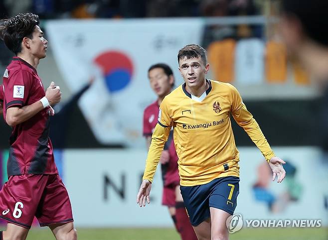 침대축구-늪축구 모두 불가능…'140억' 광주, ACLE 8강 선수단 연봉 압도적 꼴찌→알힐랄은 '2948억' 1위