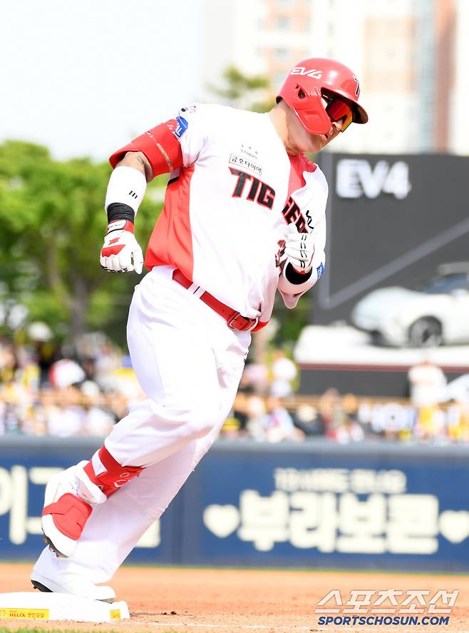 '김도영 헛스윙' 임찬규 86km 아리랑볼 → 최형우의 조언
