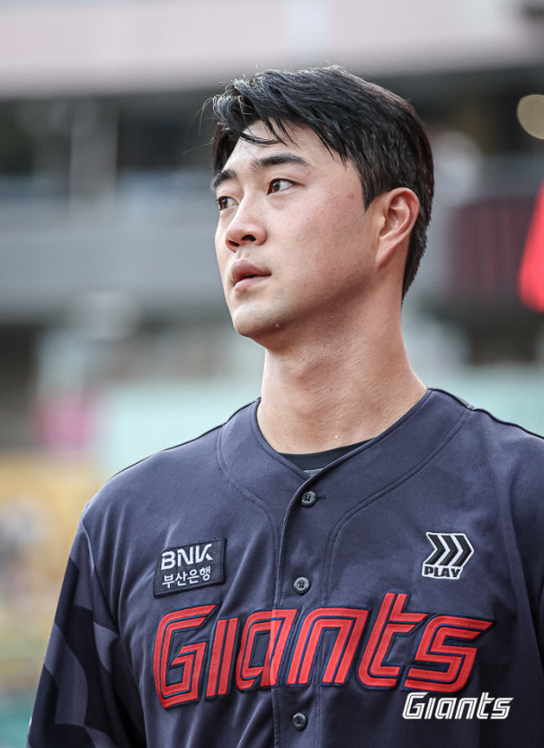 '미쳤다' 롯데가 8년 동안 기다린 재능, 드디어 꽃 피우나...17이닝 연속 무자책 행진→2군 피안타율 '0.082'