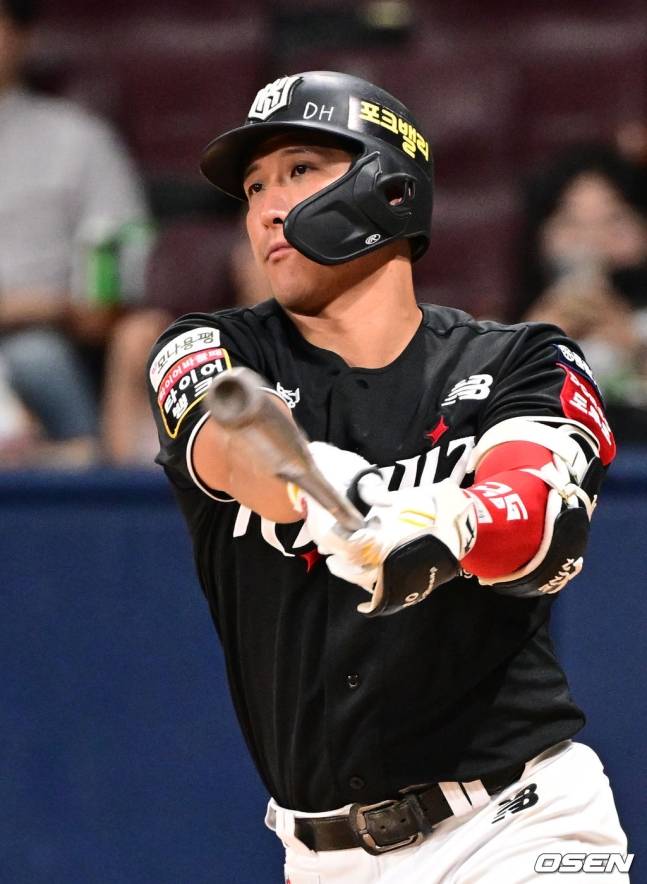 황재균, '레전드' 김태균·이대호 다 넘어섰다!→'KBO 44년' 통산 안타 '당당 7위'