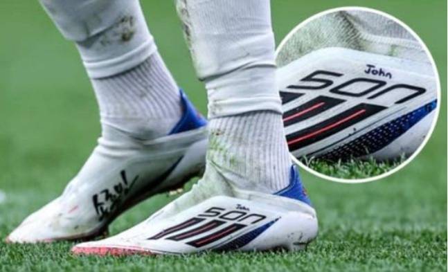 역사상 이런 한국인 있었나…韓 축구 역대급 사건, 영국인에게 존경받는 선수 → EPL에서 '손흥민 시그니처' 축구화 신고 자신의 이름 새겨