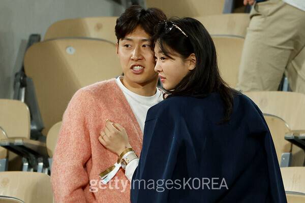 이강인, 두산 5세 여친과 테니스 보러갔다 또 사진 찍혔다