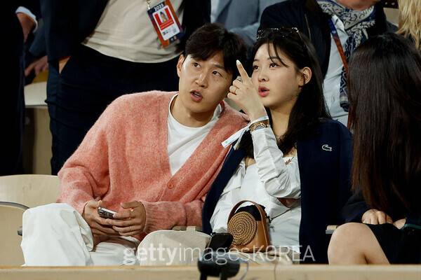 이강인, 두산 5세 여친과 테니스 보러갔다 또 사진 찍혔다