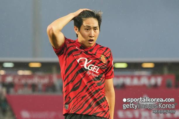 한국 2호 역사 'PSG 삭제' 미쳤다→이강인, 이적 급물살, 스페인도 러브콜...'이탈리아 나폴리 이어 노란 잠수함 비야레알 예의 주시'