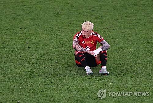 이럴 수가! 이강인, 나폴리 이적 '충격 제동'…맨유가 훼방 놨다 '엄청난 세일'→아르헨 FW 밀어넣는다