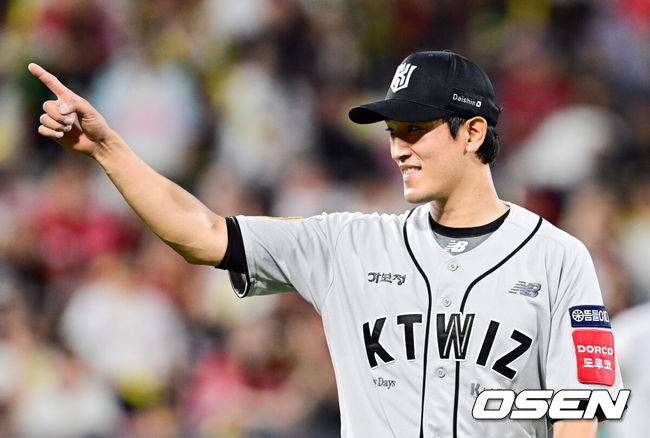 KT 초비상! 발목 다친 강백호, 인대 파열 소견→수술 피했지만 8주 재활…“타격 오름세였는데 많이 아쉽다” [오!쎈 수원]