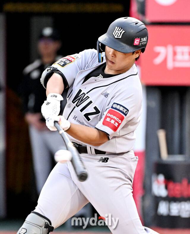 '이럴수가' 강백호, 우측 발목 인대 파열 '날벼락'…전반기 사실상 아웃,