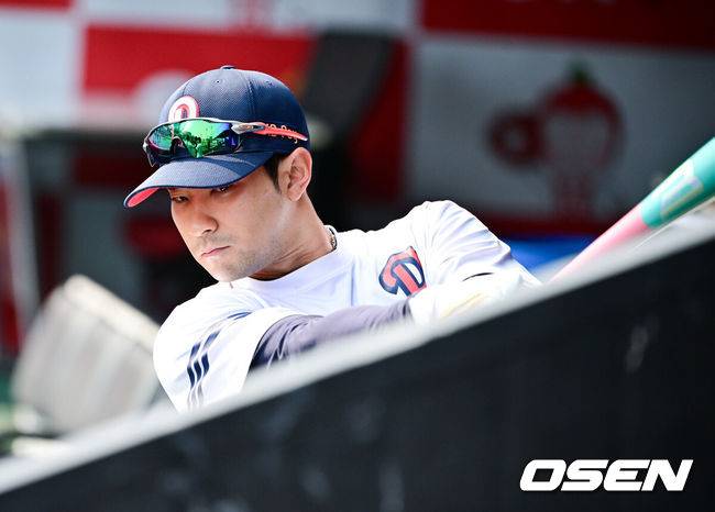 “기다릴 만큼 기다렸다” 국민타자 인내심 폭발, 78억 FA+고과 1위 선발 제외 초강수…'이정후 닮은 꼴' 육성선수 첫 선발 [오!쎈 수원]