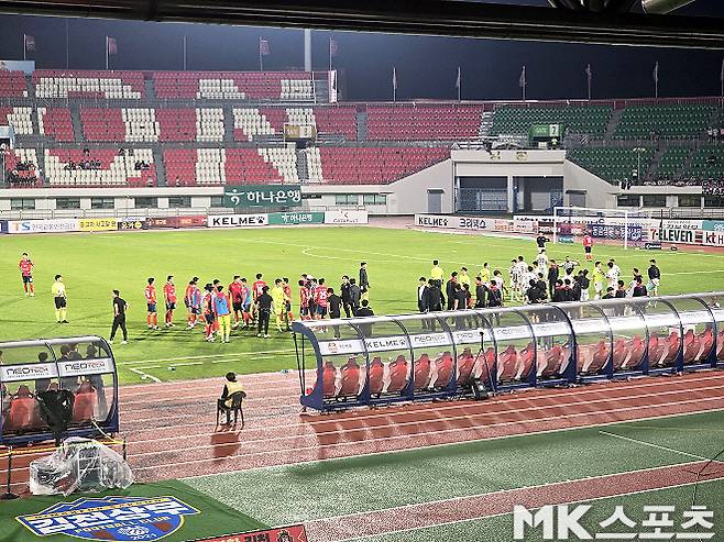 “경기력 좋을 땐 비겼고, 오늘처럼 안 좋을 땐 이겼다” 김기동 감독도 축구가 어렵다 [MK인터뷰]