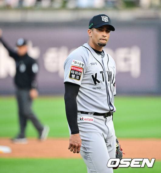 7년차 장수외인 교체 고려하나…20억 재계약→5월 ERA 8점대→에이스 위용 실종, 감독도 한탄 “용병이 제일 불안해”