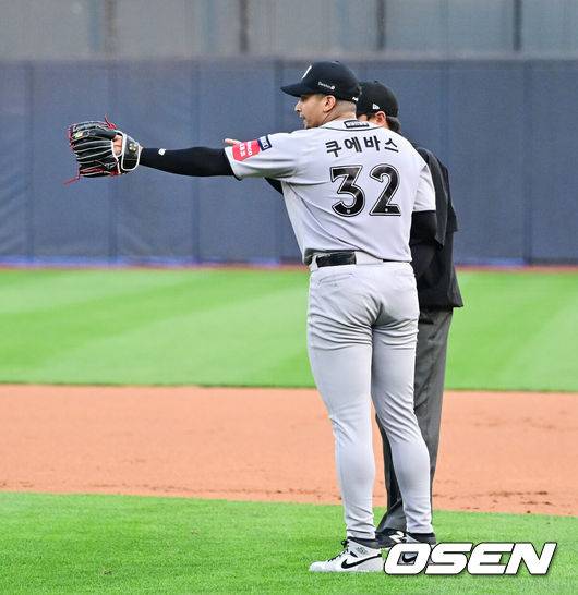 7년차 장수외인 교체 고려하나…20억 재계약→5월 ERA 8점대→에이스 위용 실종, 감독도 한탄 “용병이 제일 불안해”