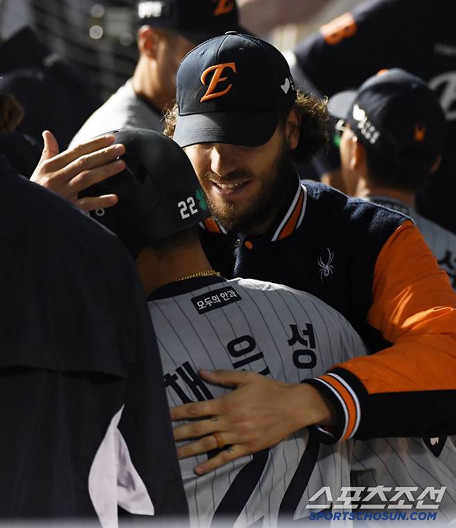 '이걸 이기다니. 진짜 강팀이다' 치명적 실수에도 극복, 채은성 투런포로 승리. 명장의 한줄평