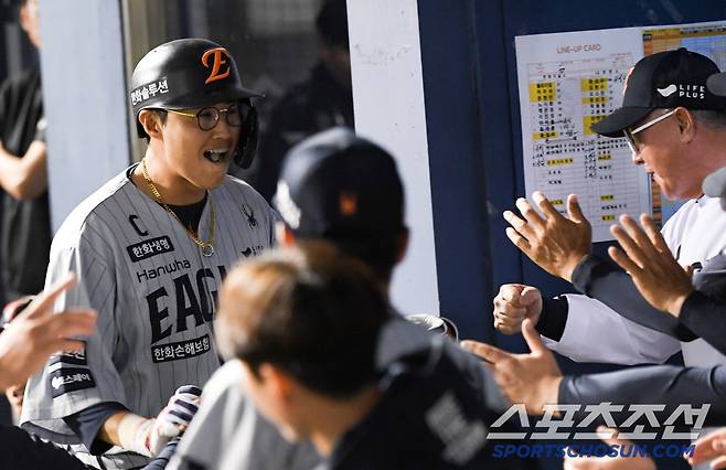 '이걸 이기다니. 진짜 강팀이다' 치명적 실수에도 극복, 채은성 투런포로 승리. 명장의 한줄평