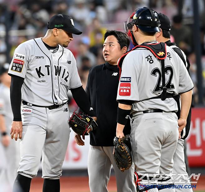 무려 연봉 21억원 안겼는데, 충격의 리그 전체 꼴찌…진짜 괜찮을까