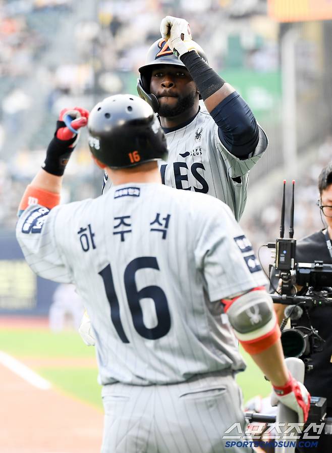'이걸 이기다니. 진짜 강팀이다' 치명적 실수에도 극복, 채은성 투런포로 승리. 명장의 한줄평