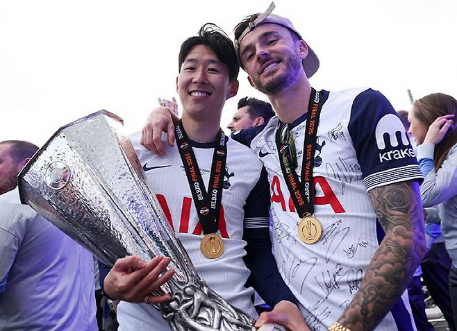 토트넘 엄청난 결정! '대한민국 캡틴' 손흥민에 다음 시즌 맡긴다…아무리 손까해도 팀내 '공포 2위'→