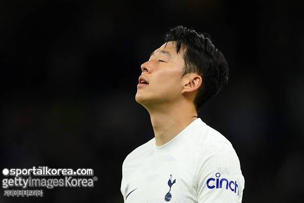이게 무슨 소리, 41년만에 우승 안겨준 '주장' 손흥민이 재계약 불가? '토트넘 전문 매체' 냉혹 평가!...