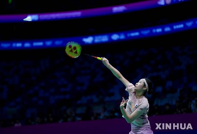 '셔틀콕 여제' 안세영, 싱가포르오픈 8강 진출…3연패 도전 순항