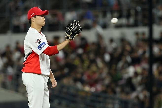 네일 승리 날린 국대 좌완 '미스터리 영점 난조'… 안 잡히면 끝이다, KIA는 어떤 방법을 찾을까