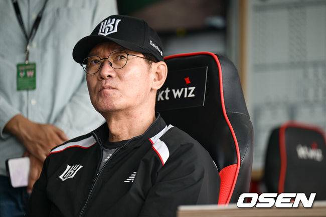 ‘팀 타율 1위’ 38세 무쇠가 쓰러졌다…필승조→지명타자→1루수 줄부상 악재, 잇몸야구 시즌2 강제 개봉