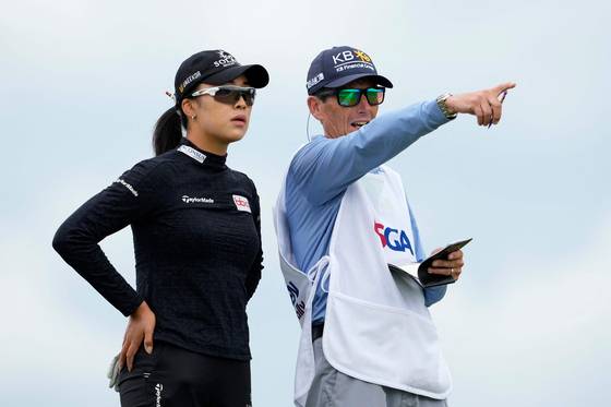 윤이나, 박세리 가방 메던 LPGA 가장 화려한 경력 캐디 고용