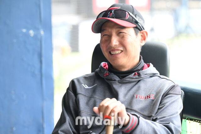 류현진 넘고 '국보'까지 소환한 역대급 '효자 외인'…'적장' 염갈량이 보낸 찬사