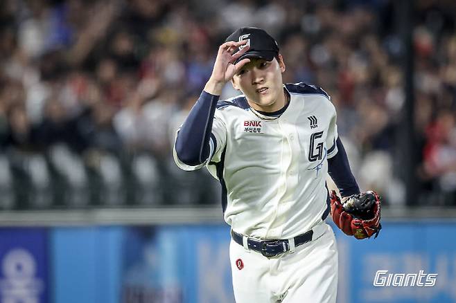 '정철원 철벽투→윤동희 결승타' 롯데 3연패 탈출! 사직의 불금혈투 → 또다시 재현된 승리공식 …SSG 연승 저지 [부산리뷰]